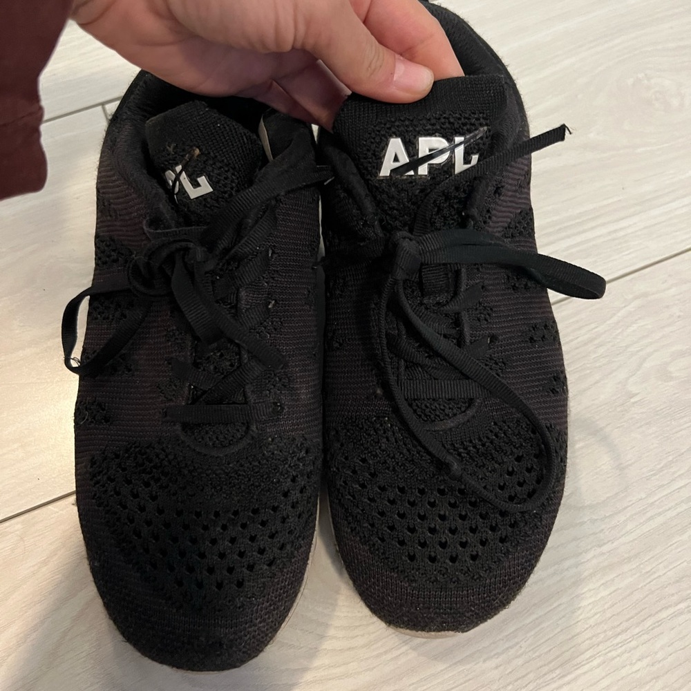 APL sneakers black